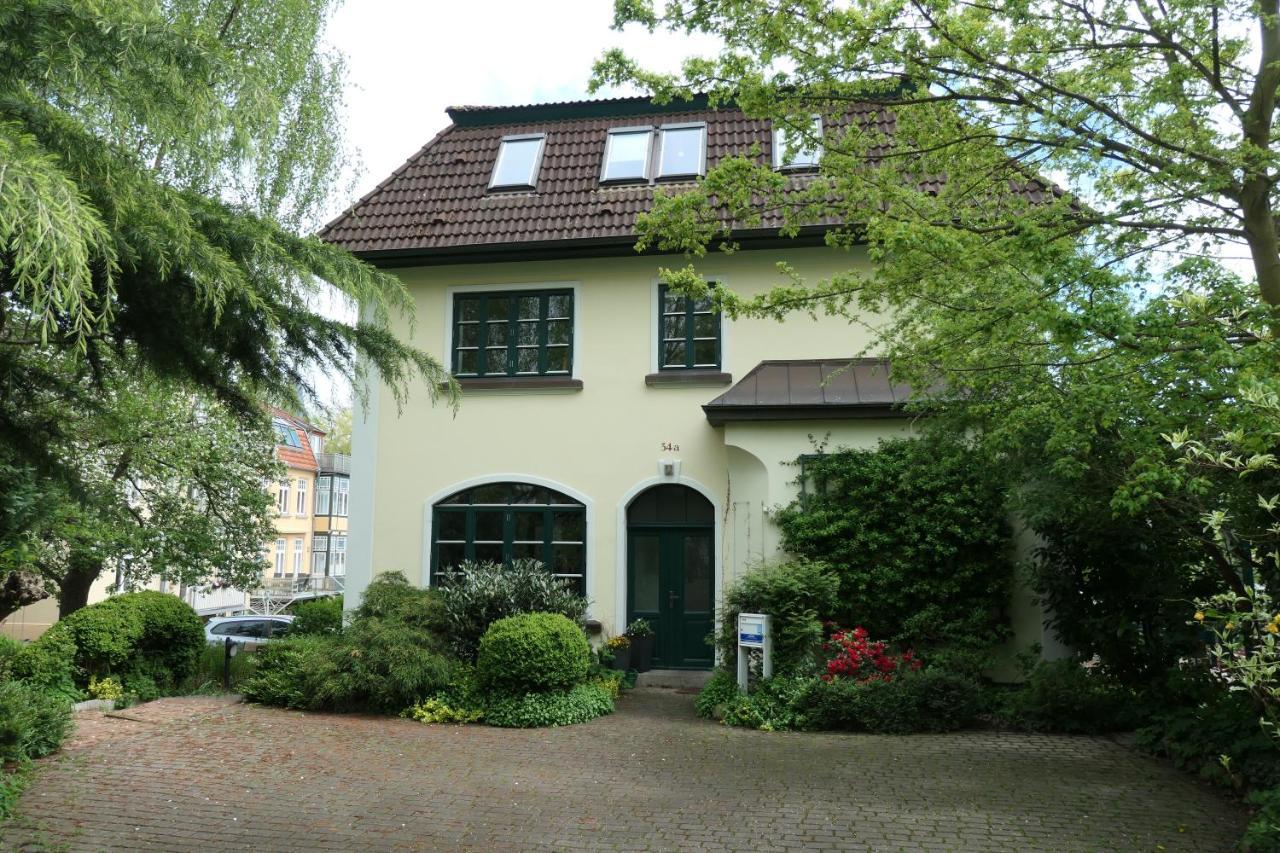 Villenappartement Mit Blick Ins Gruene Am Rande Der Wunderschoenen Altstadt วิสมาร์ ภายนอก รูปภาพ